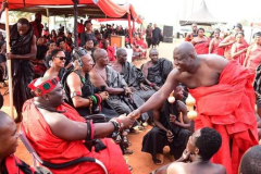 Nana Owusu Korkor II, current Tetremhene being greeted