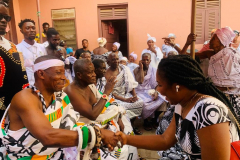 Nana Owusu Korkor II, current Tetremhene being greeted